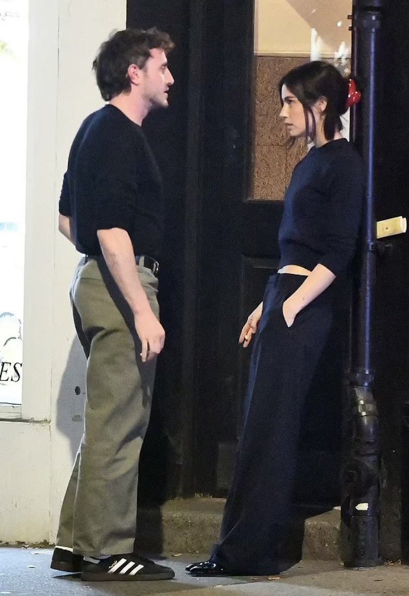 gracie abrams put that cig down rn THINK OF UR VOICE