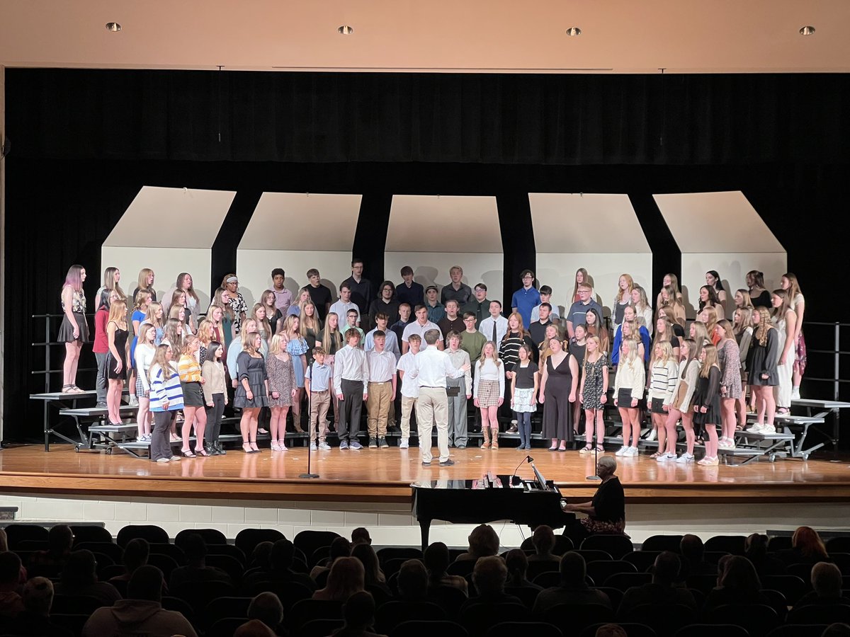 DnhMusic's tweet photo. So proud of the HS Choir on an excellent fall concert. A lot of hard work and preparation went into performing and memorizing 8 selections. So much progress has been made since the start of the school year- can’t wait to see where this group goes! 💙🎶🎵 #rollblue https://t.co/H0UMhfh1q2
