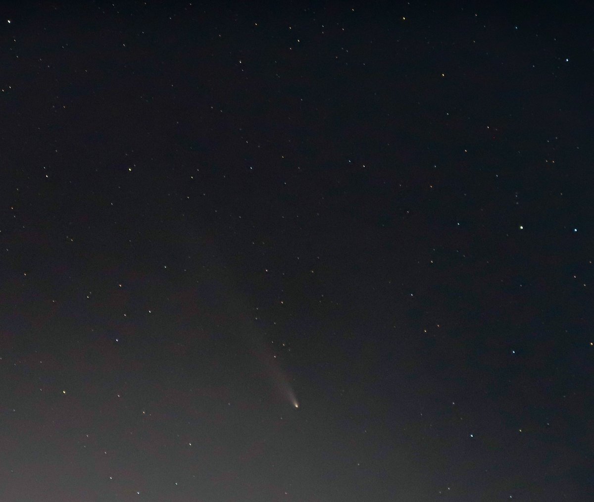 It's getting more faint by the day as it gets further from us - now more than 63 million miles way.  But we managed to capture this image of Comet Tsuchinshan-ATLAS from the roof tonight. #CometC2023A3 #wawx