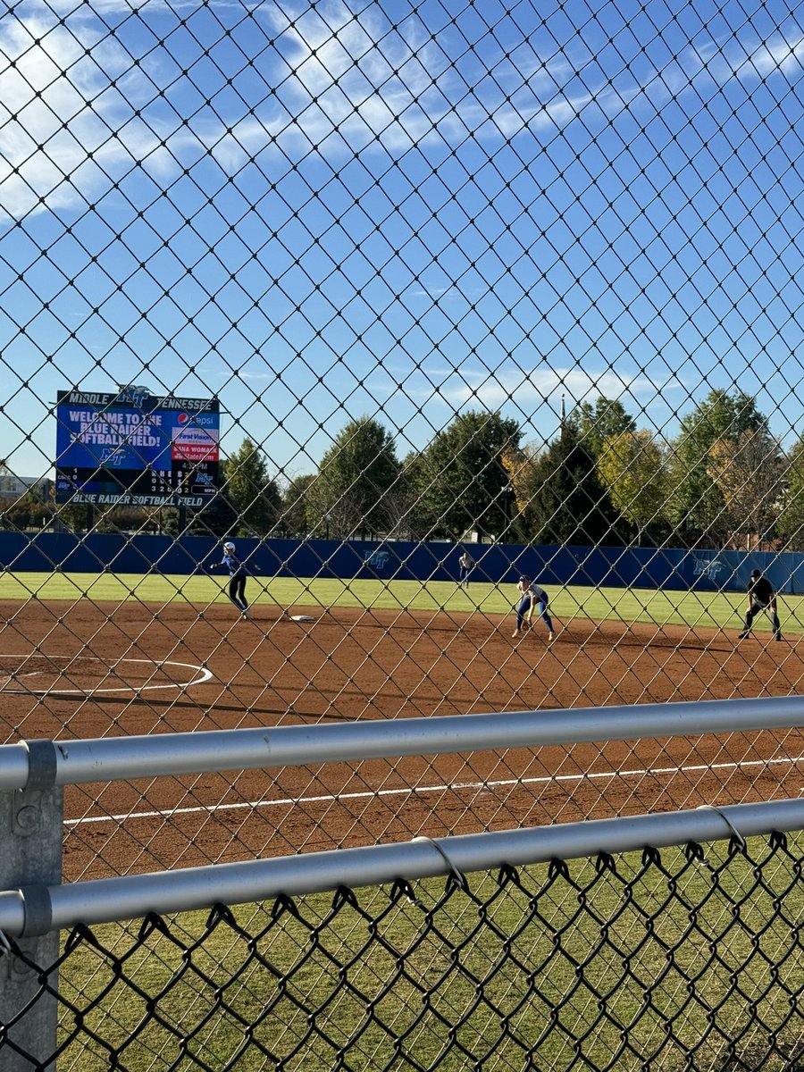 GreenHillHighSB's tweet photo. Just a couple #NextLevelHawks battling it out this past weekend! Gotta show some love to our momma hawks who helped #BuildTheHill, too!💚 https://t.co/ubnW3o17Q3