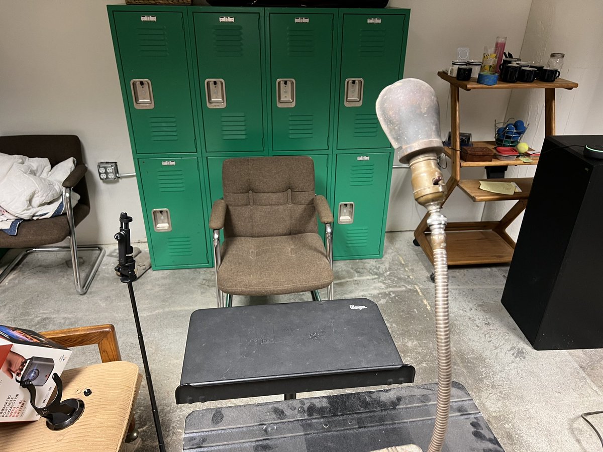 ConnectRequest's tweet image. Scenes from club 203