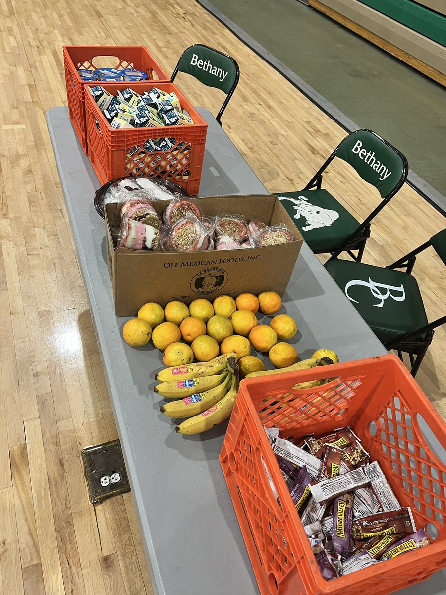 bethanywv_mvb's tweet photo. We had an early morning practice where we learned what was in our “tool box” 🧰
Thank you to Parkhurst for providing our team with quick breakfast options so the team could get to class quick!
#practice15 #historyinthemaking #bisonnation #bethanywv #mensvolleyball #bethanymvb https://t.co/Mgiu1WXWqe