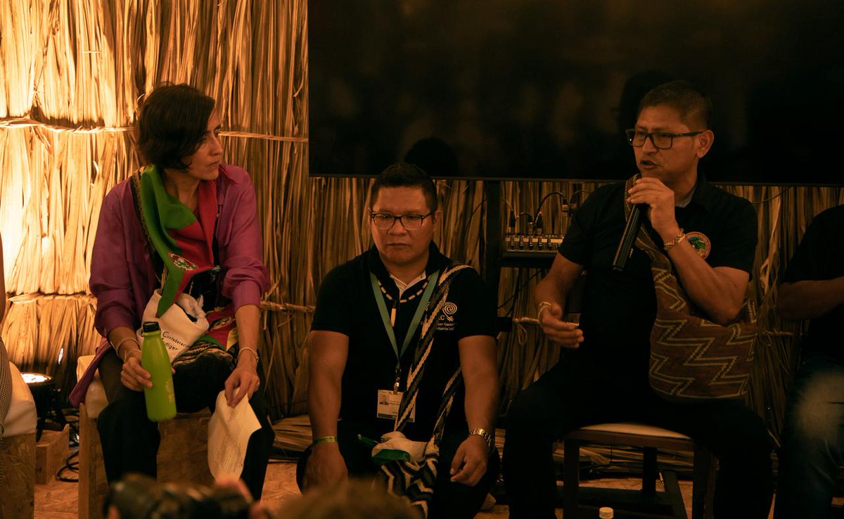 OrlandoRayo_'s tweet image. El movimiento indígena colombiano, a través de las 7 organizaciones que integran la @MPCindigena, hicimos entrega formal a @MinAmbienteCo, @susanamuhamad, nuestra declaración política en el marco de la Conferencia de las Partes #COP16. 

1️⃣ Respeto a la espiritualidad indígena…