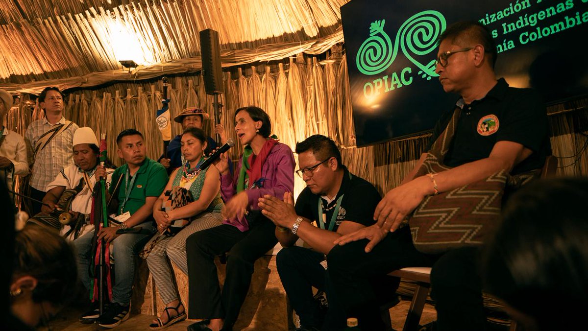 OrlandoRayo_'s tweet image. El movimiento indígena colombiano, a través de las 7 organizaciones que integran la @MPCindigena, hicimos entrega formal a @MinAmbienteCo, @susanamuhamad, nuestra declaración política en el marco de la Conferencia de las Partes #COP16. 

1️⃣ Respeto a la espiritualidad indígena…