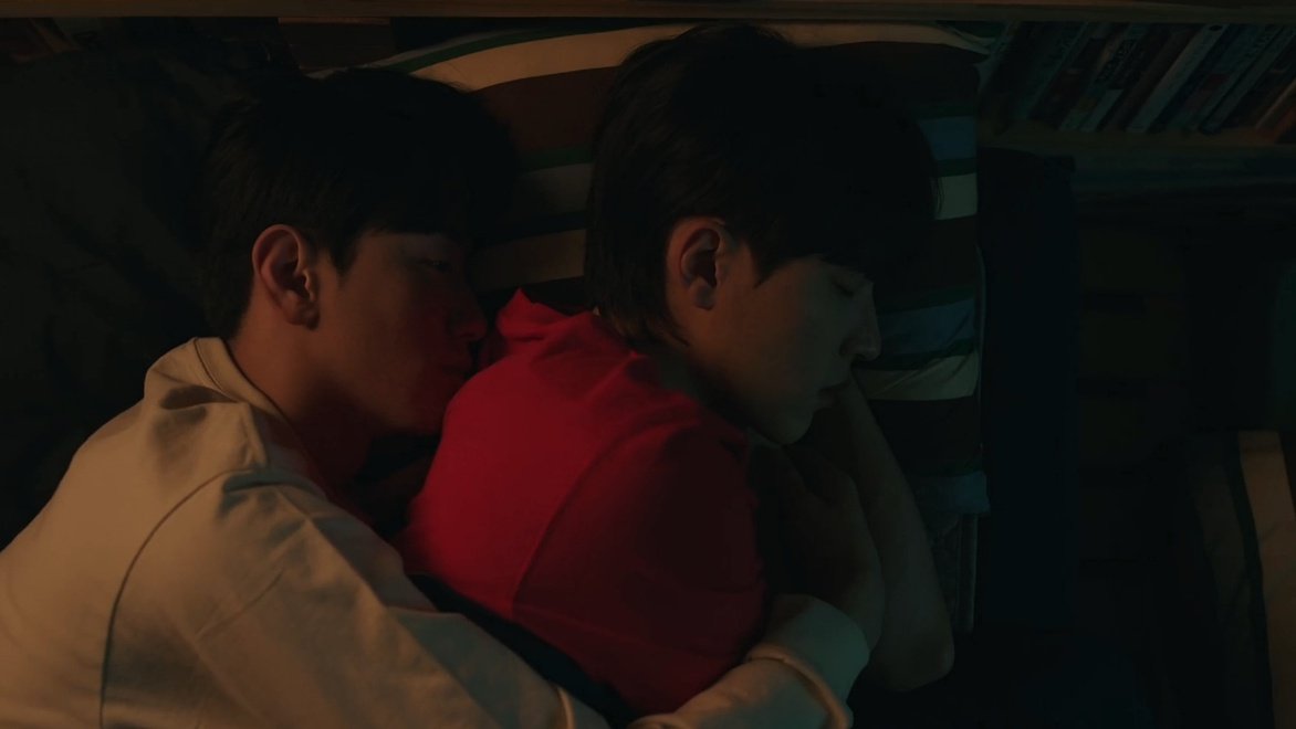 rusiefool's tweet image. love in the big city " how to love in the big city " (2024)