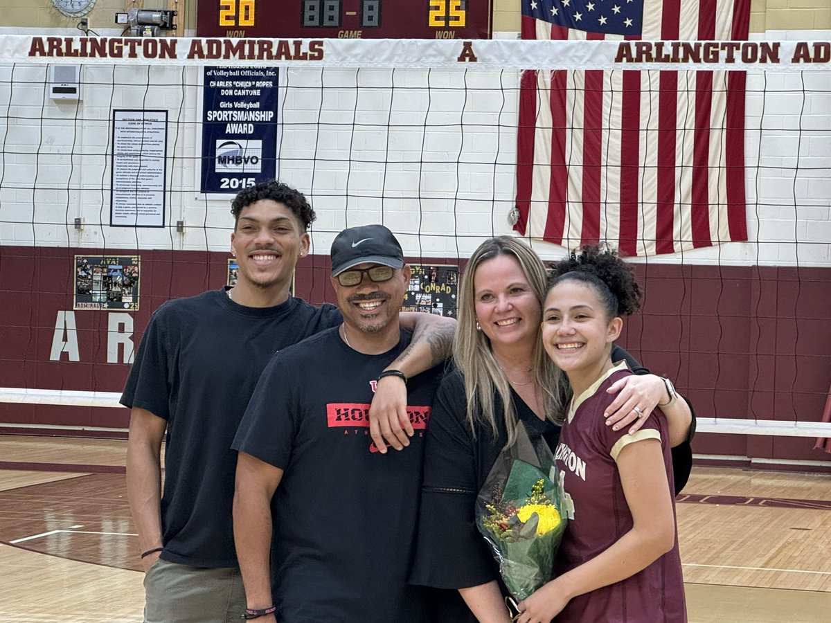 AHSAdmiral_Al's tweet photo. Congratulations to our senior volleyball players https://t.co/4RGKlEhPj2