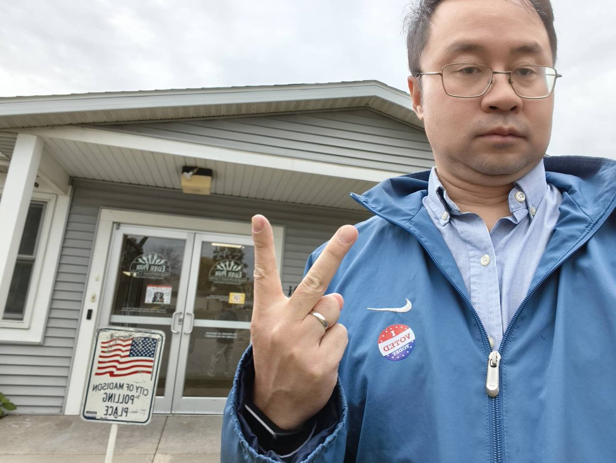 I voted today! 👌

I was the 5th in line at the early polling place this morning right after it opened … 🤗

Folks in #Madison need to work hard to deliver Wisconsin! 💪👊✊