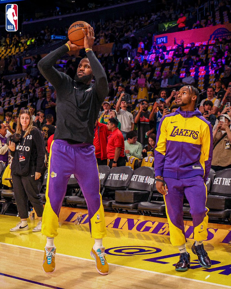 NBA's tweet photo. Like father, like son https://t.co/BiciMplHwq