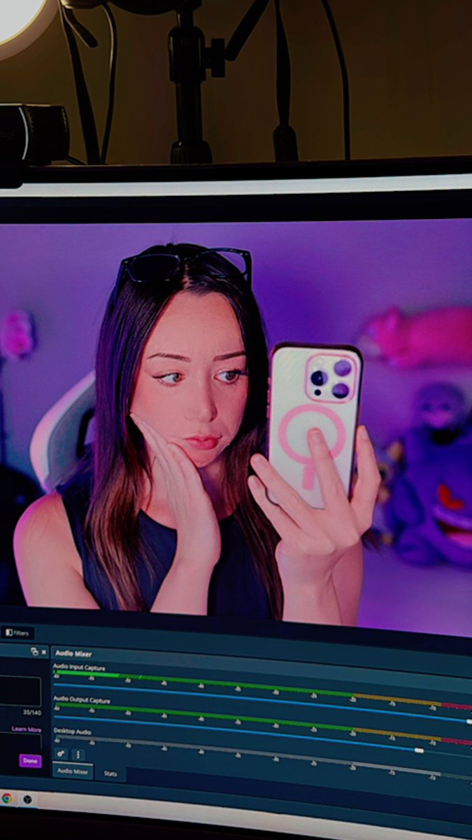 Sstellium's tweet photo. Welcome back streams ✨den went from boring and unsettling to kinda cute in like 15mins, gotta actually get things for the stream background again though https://t.co/Yn999iOke2