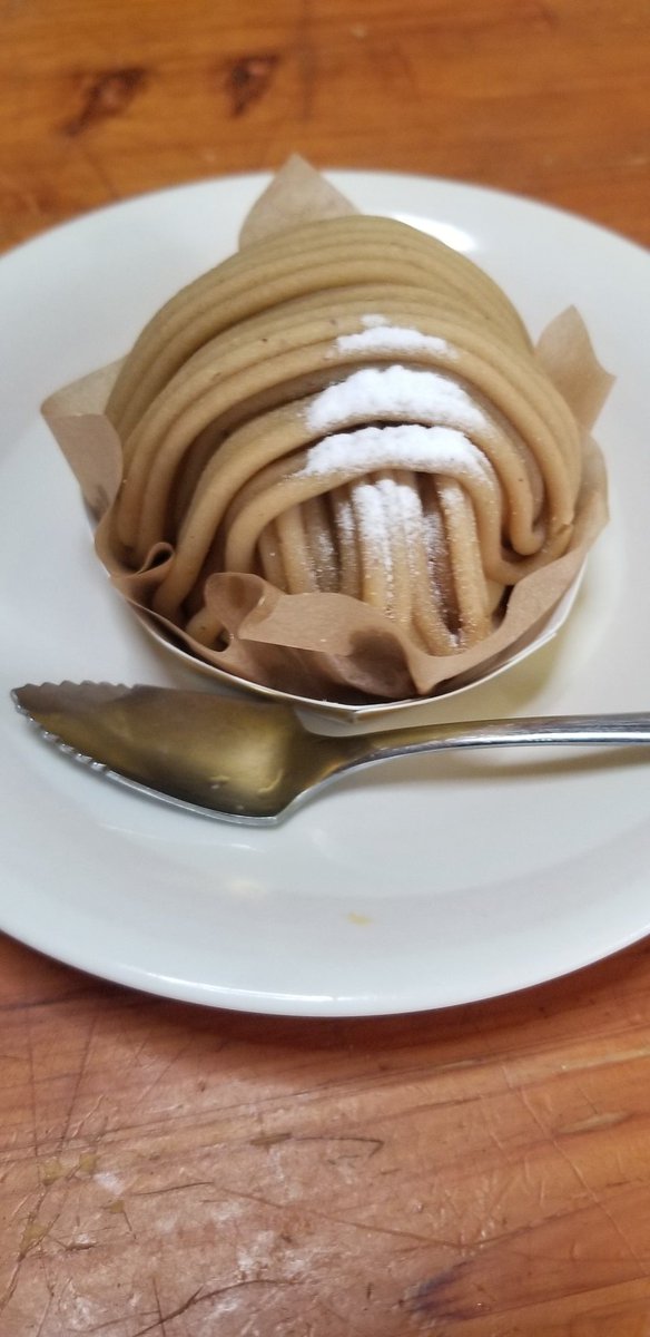 シャトレーゼの和栗のモンブラン
本当に美味しい🙌