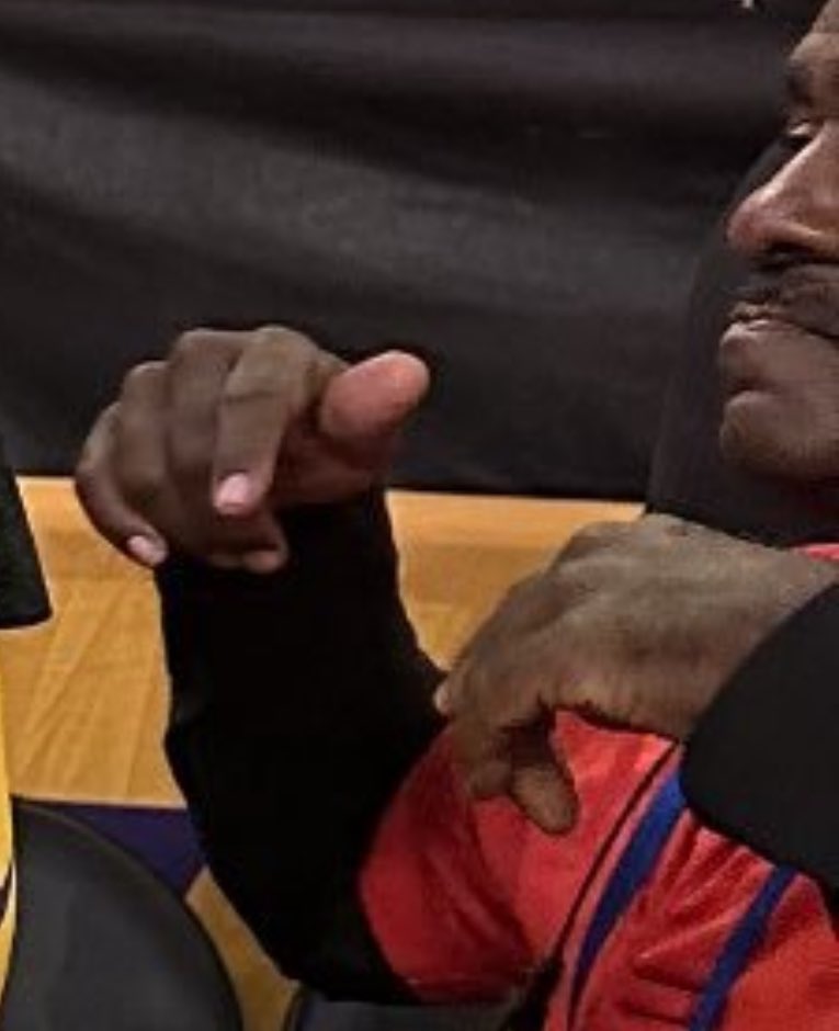00hpium's tweet photo. @yoxics unc think he part of the team 😭😭😭 https://t.co/fbqwKuEmxP