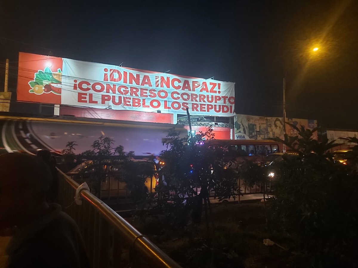 ElmerAyala_PE's tweet image. Así está el frontis del mercado Unicachi de Pro.
👏🏽👏🏽👏🏽

#ParoNacionalIndefinido