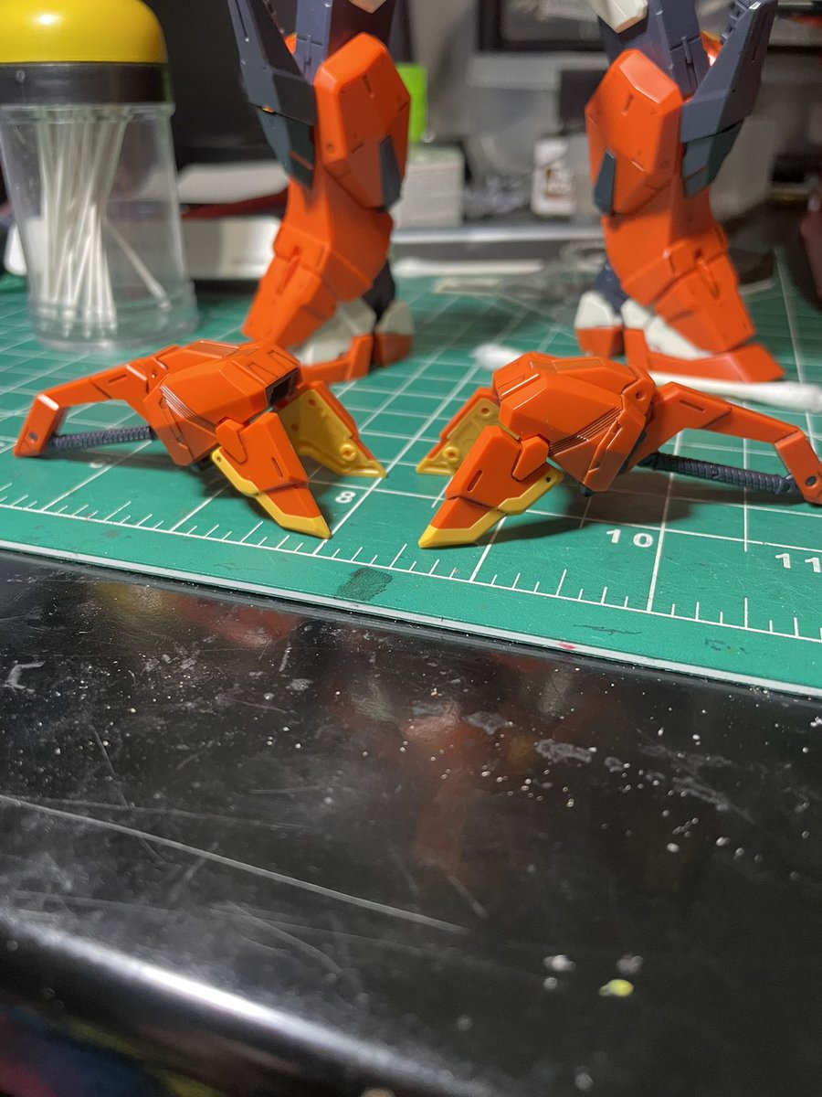 nigoki's tweet image. Some nights you think you’ll get a lot done and then only end up building some shoulder armor. Some stuff on FM Sword Calamity took a bit more time with fine panel lining and building in detail like boomerang handles, so the arms will have to wait a little longer.