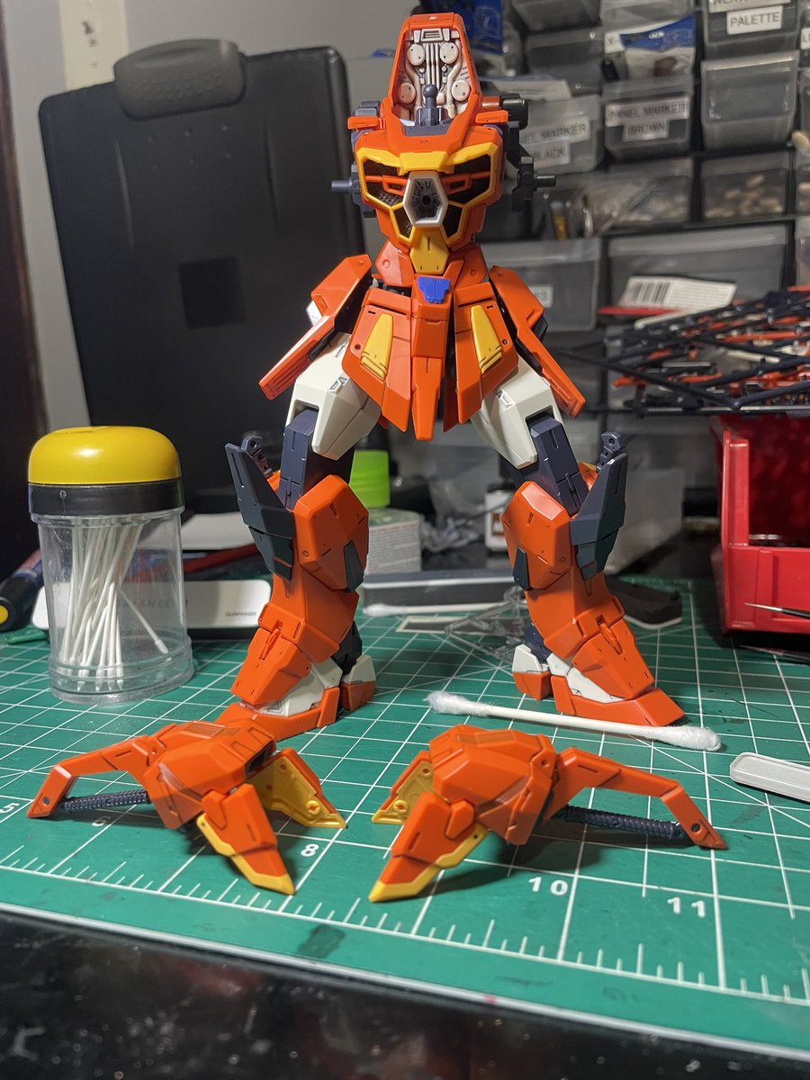 nigoki's tweet image. Some nights you think you’ll get a lot done and then only end up building some shoulder armor. Some stuff on FM Sword Calamity took a bit more time with fine panel lining and building in detail like boomerang handles, so the arms will have to wait a little longer.
