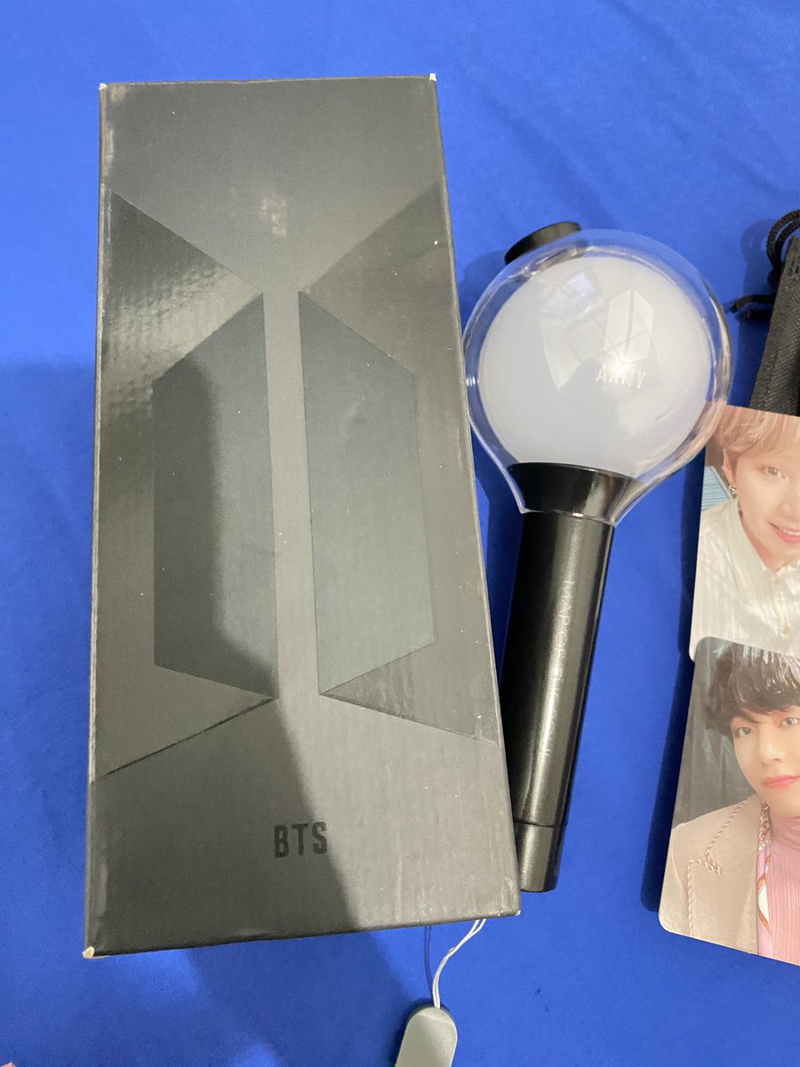SOM_0019's tweet photo. ✨️ปล่อย BTS Official Light Stick Ver. SE พร้อมส่ง!!✨️

**ซื้อมายังไม่ได้ใช้เลยค่ะ เปิดทดสอบไฟอยู่บ้านเฉยๆ ค่ะ🙇🏻‍♀️

🌟 1,300 ฿ รวมส่งง พร้อมโอนลดได้ค่ะ
สนใจ DM สอบถามเพิ่มเติมได้นะคะะ💜
#ตลาดนัดบังทัน #ตลาดนัดBTS #แท่งไฟBTS https://t.co/qrILgdbR8X