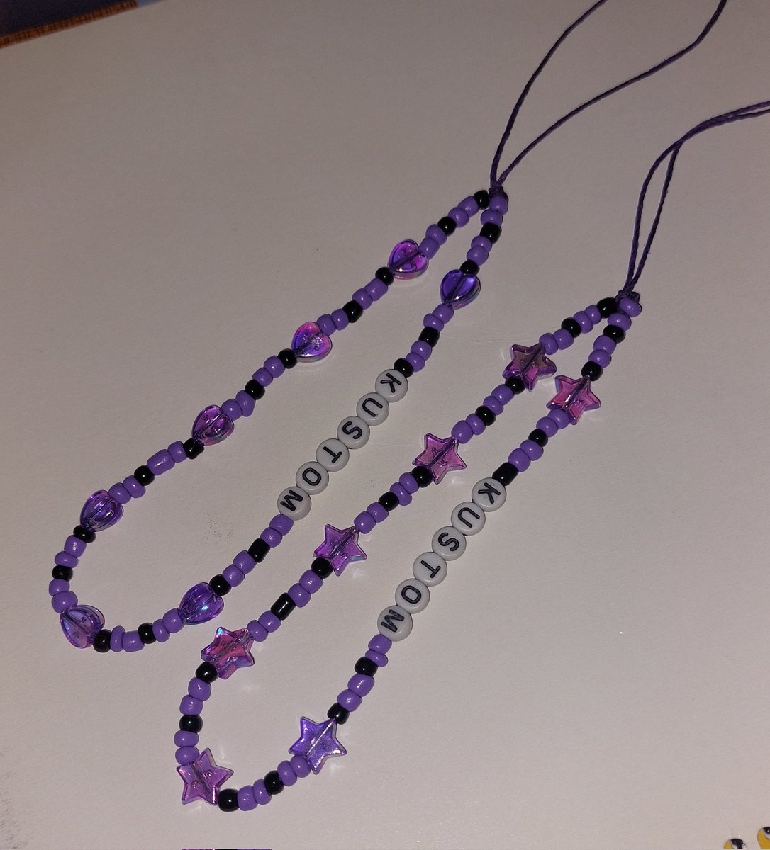 iAPR0BAO's tweet photo. hermanas mañana voy a estar vendiendo estos y más en el art media, si quieren alguno ya saben 🫡💜🕸 https://t.co/OGrJlLOEEe