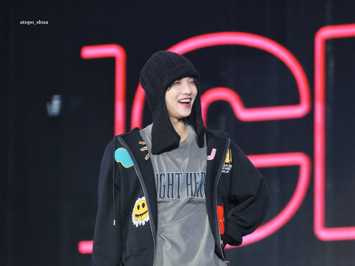 atopo_shua's tweet photo. 241012 SEVENTEEN [RIGHT HERE] WORLD TOUR IN GOYANG🖤

#SEVENTEEN #세븐틴
#JOSHUA #조슈아 https://t.co/C0CbezX5NY