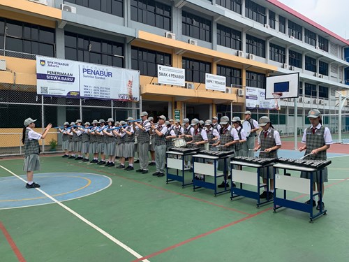 Yuk berlatih kesabaran dan kedisiplinan bersama Tim Drum Band dari SMAK 4 PENABUR Jakarta. 

bpkpenabur.or.id/190131