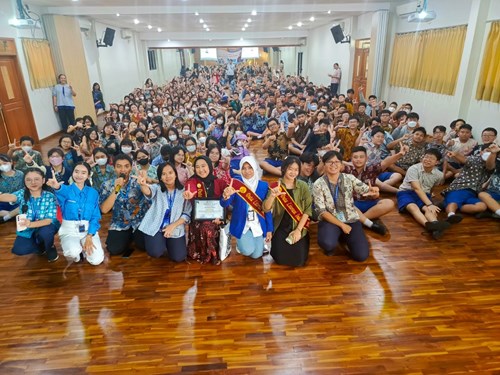 Semangat literasi dalam kegiatan "literasyik" di SMPK 3 PENABUR Jakarta. 

bpkpenabur.or.id/192296