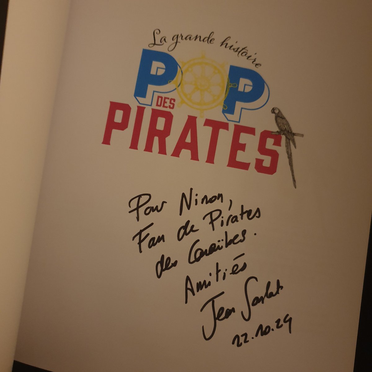 BourNinon's tweet photo. Un mardi sous le signe de la piraterie 🏴‍☠️ avec le brillant @jean_soulat replaçant les pirates dans la culture pop, deux Mésoaméricanistes et deux Ninons chez @Eyrolles pour une séance de dédicace @Caelius_ @TerrArkeo https://t.co/ogvFsvzk6i