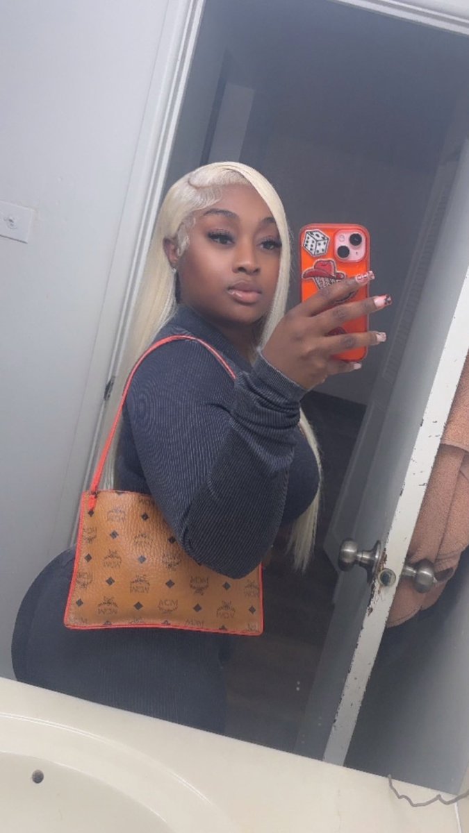 Devane__'s tweet image. 