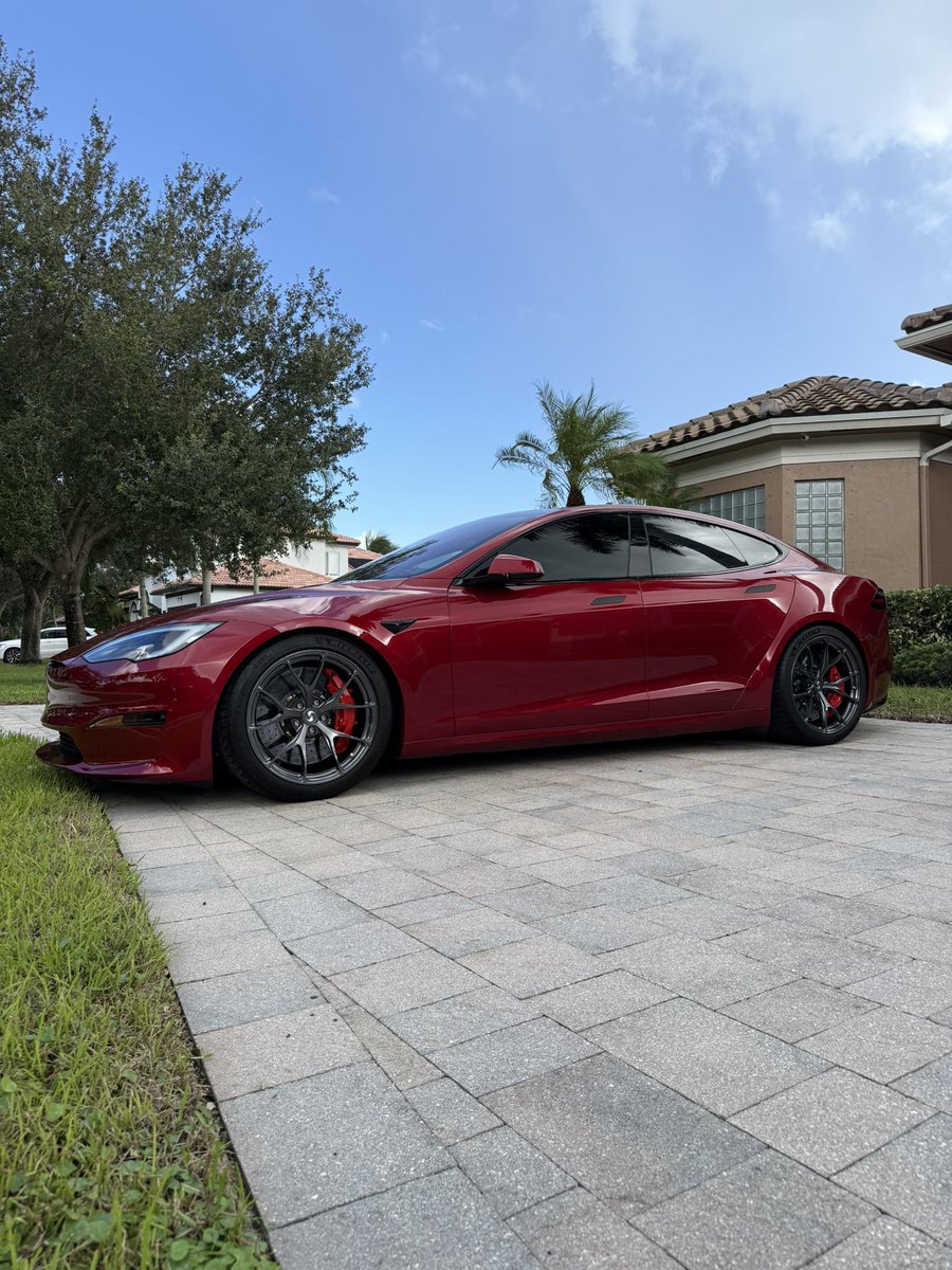 DragTimes's tweet photo. Added some signature lightweight forged wheels and lowered the car a bit, saved over 30 pounds over the OEM Tesla 20" #trackpack wheels - #tesla #models #plaid #ultrared - guess what race we have tomorrow! Hint 4168 HP between 3 cars https://t.co/TEStI8AoD6