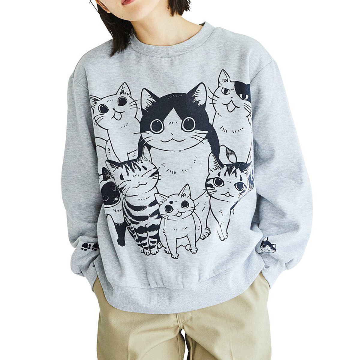 どど～んと、猫!!!😸

怒涛の「猫圧」を感じる大人気の「猫好き猛アピールシリーズ」から、あったかい裏起毛素材のトレーナーが登場!
袖口に肉球と猫のワンポイント🐾男女兼用の5サイズ展開で、おそろいにも♪
秋冬もあったかく猫好き猛アピール🐈💛

詳しくはこちら⇒https://t.co/hQGyKmU96v 
