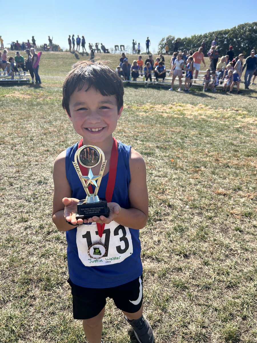 MrsWies's tweet image. On Sunday I was able to see several of my students run in the Cross country Championship meet!  I’ve never been to a XC meet before but had a blast watching our Cardinals doing an awesome job! #CREateLeaders #CPSBest #ScholarsFirst