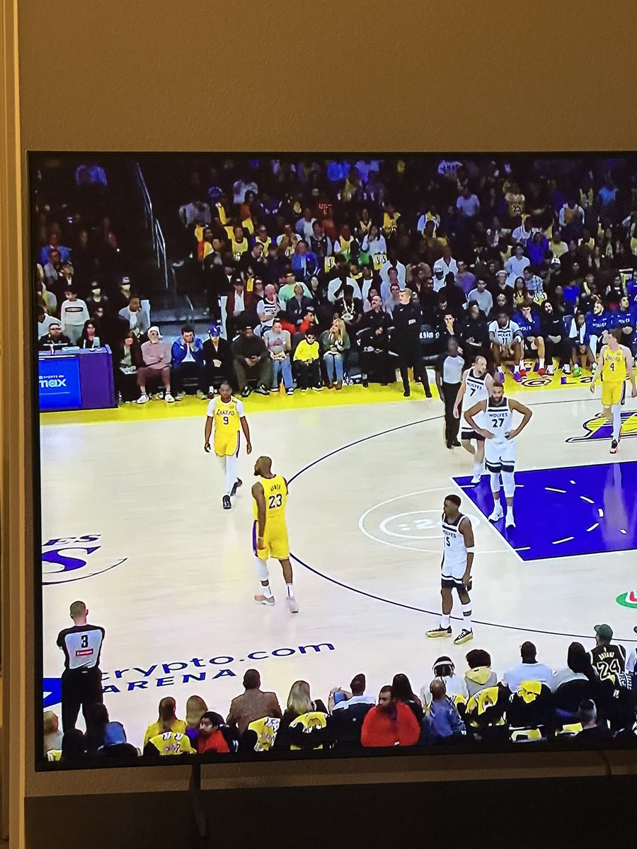VivisA7's tweet photo. Estos minutos fueron solo para escribir en los libros de historia la primera vez oficial q en un partido de #NBA juegan papá e hijo! 🥹 https://t.co/klrhKaxf4H
