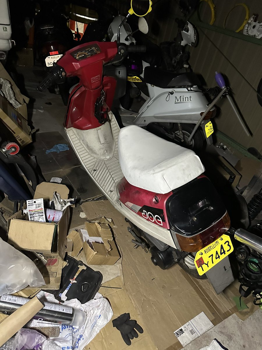 kcha_333's tweet photo. バイク売ります
#バイク売ります
#関西
#和歌山
#原付売ります
#バイク
#2JA
メーター振り切り 横型ジョグキャブ
トルクカム加工 前後ローダウン
その他多数 https://t.co/fWQGd0UAsL