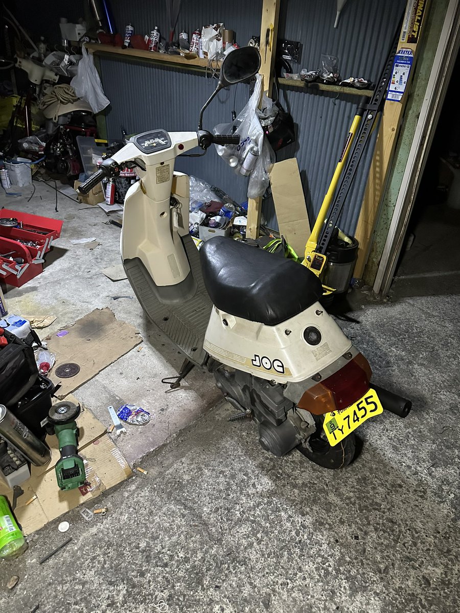 kcha_333's tweet photo. ペリカンジョグ　売ります

セルキックOK
コック不良　部品注文しています

#バイク売ります
#関西
#和歌山
#原付売ります
#ペリカンジョグ
#27v https://t.co/cTPUZ1ROjb