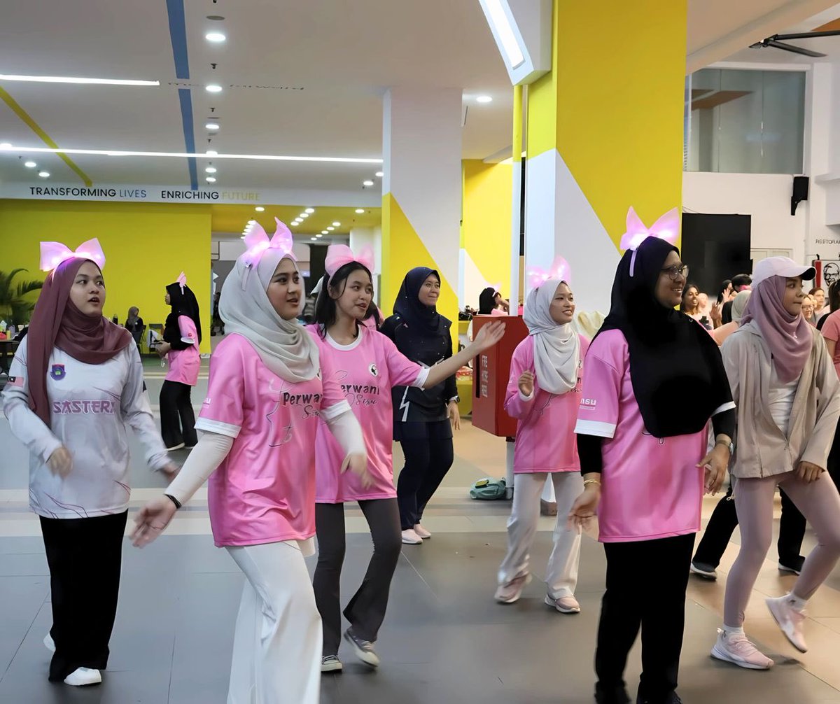In conjunction with Breast Cancer Awareness Month, MSU Perwani Siswi Club, in collaboration with SCD, hosted an amazing Pinktober Zumba: Move to Cure session. With over 130 participants, we united for a great cause in support of breast cancer fighters and survivors.