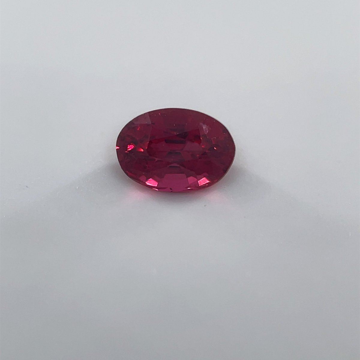 DelmiglioreJ's tweet photo. 【508666】
レッドスピネルルース 0.562ct
5.67×4.00×3.39mm 日独ソ付
#レッドスピネル #redspinel
#スピネル #spinel
#カピルのお店デルミリオーレ https://t.co/4ersOlnJ5H