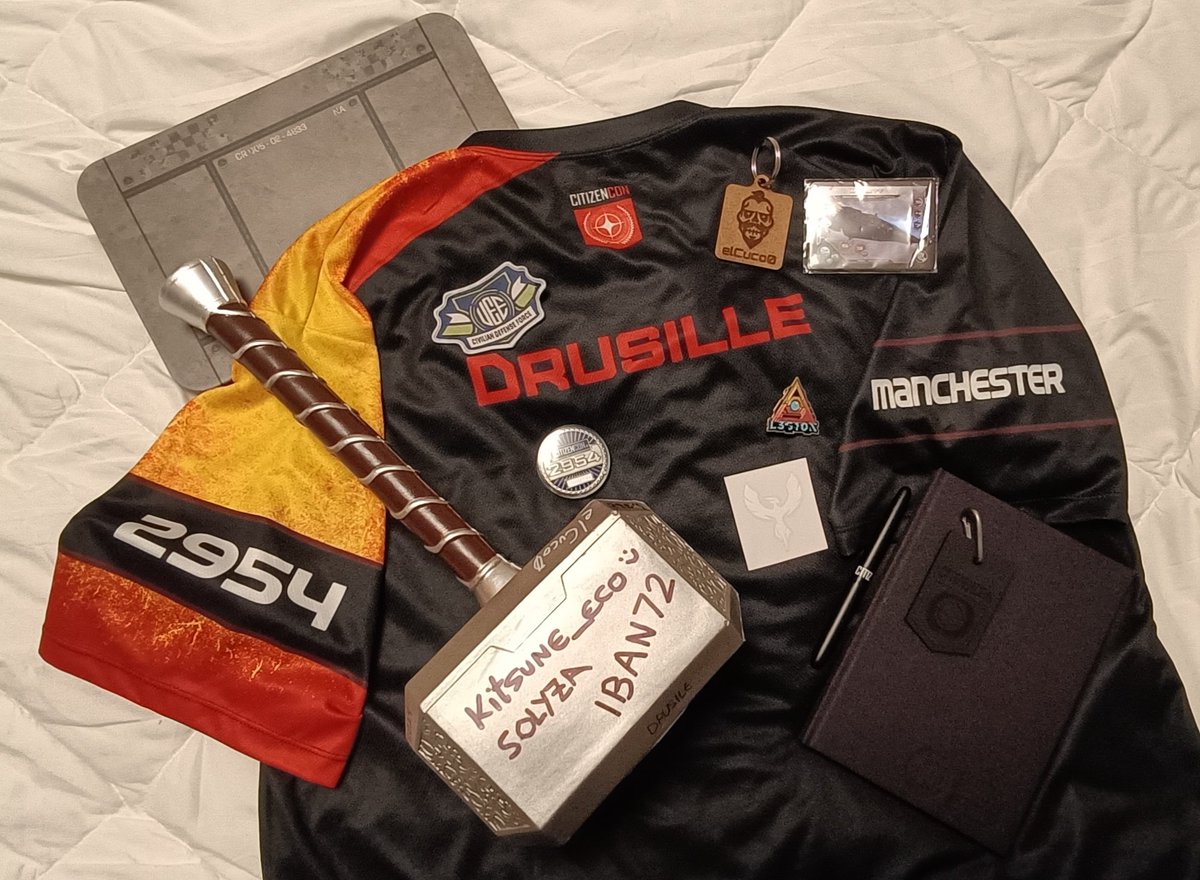 Coming back to reality after #CitizenCon2954. I bring some goodies home but the memories are far more precious than that. Meanwhile: Toss a coin to your twicher! <a href="/JCross4u/">JCross4U</a> , <a href="/Iban72_/">IBAN72</a> , <a href="/solyza9/">Solyza</a>, #comandante_Galaxia, <a href="/elCuco0/">🚀 elCuco0 🚀</a> , <a href="/asirus123/">Asirus</a> , give'm some space love!