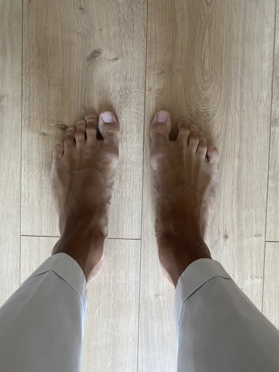 DomMasterBoy's tweet photo. Lick &amp; Send Boys 😈 #feet #cashmaster #cashgod #atm https://t.co/r7sXpk2MOb