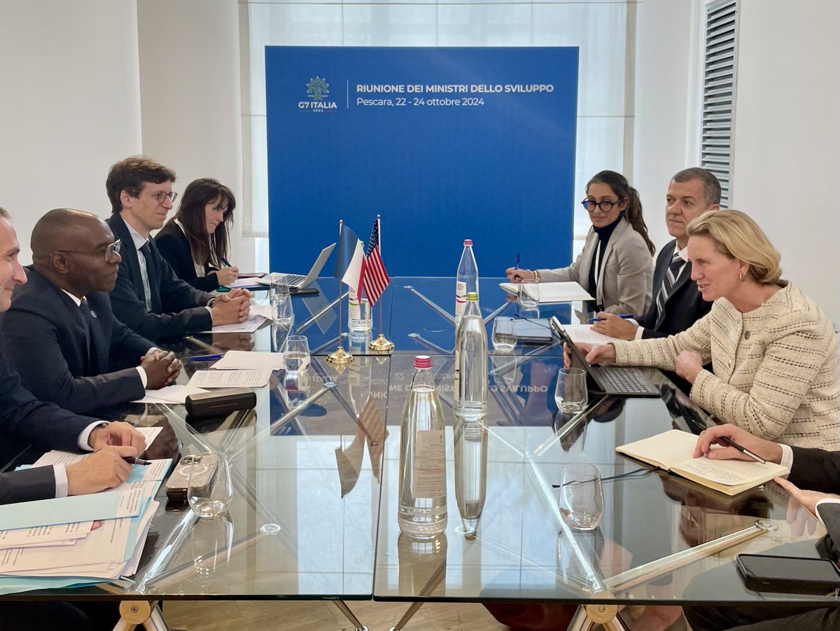 Isobel Coleman (@colemanusaid) on Twitter photo Great to meet Thani Mohamed-Soilihi, <a href="/francediplo_EN/">France Diplomacy 🇫🇷🇪🇺</a>’s Minister of State for Int’l Partnerships, during <a href="/G7/">G7</a>. As one of the U.S.’s oldest friends, 🇫🇷 is also a longstanding partner of <a href="/USAID/">USAID</a> as we work to meet our shared development goals around the world. Great to meet Thani Mohamed-Soilihi, <a href="/francediplo_EN/">France Diplomacy 🇫🇷🇪🇺</a>’s Minister of State for Int’l Partnerships, during <a href="/G7/">G7</a>. As one of the U.S.’s oldest friends, 🇫🇷 is also a longstanding partner of <a href="/USAID/">USAID</a> as we work to meet our shared development goals around the world.