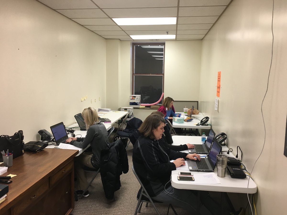 MattBlacInc's tweet image. 2/ There are also 4⃣ photos of investigators working in the new headquarters that they moved into Saturday night.

#RichardAllen #DelphiArchives #DelphiMurders 

#ARCHIVES | 2017