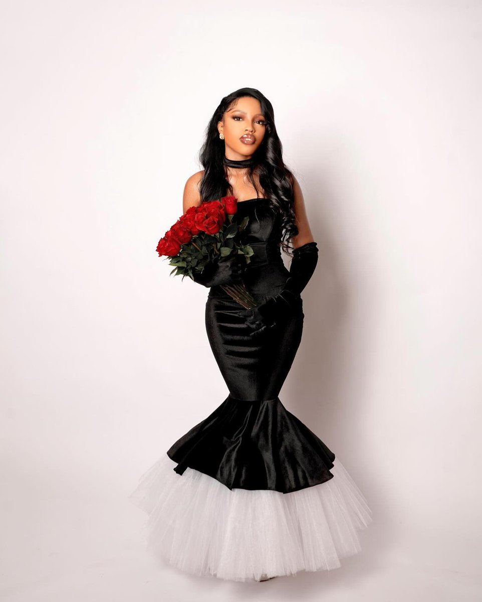 dorcasproj's tweet photo. 🎨 #WomanCrushWednesday 🎨
Shoutout to Shalom Designs for their amazing work in the fashion world! This brand is all about creativity, style, and empowering women. 💖👗
#WCW #StitchingFutures #SupportLocal https://t.co/ftB0h5Z7BQ