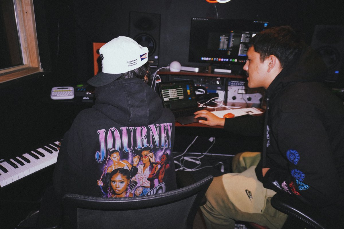 SHOP REBEL STATUS CO. tweet media