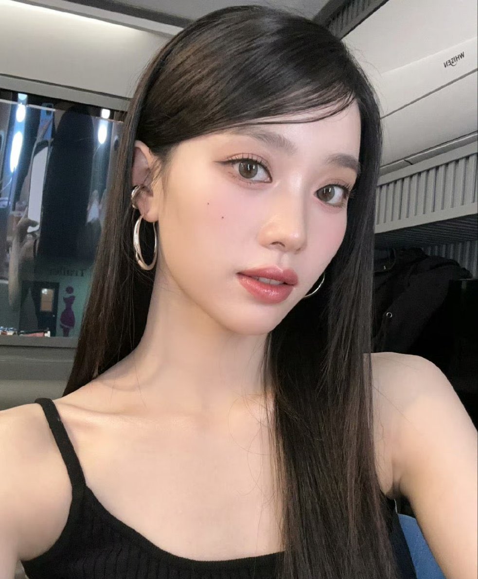 zhaoscupid's tweet image. the c-line visuals stay unmatched