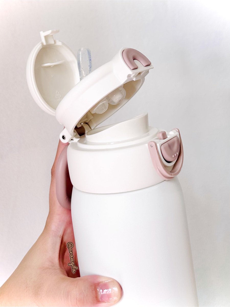 araaqifa's tweet photo. Sorry M*ntigo, this is my favourite now. 🫣💗

Love the 2 in 1 cap, ada both straw &amp; spout. Air sejuk tahan lebih 12 jam. https://t.co/TJ6bJ06yHU