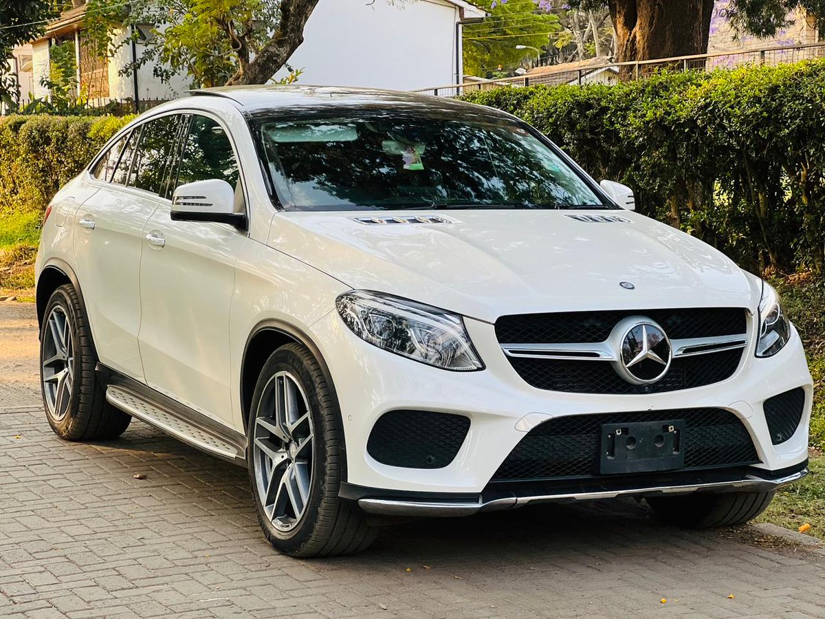 BigJs_Motors's tweet image. Sleek and Stylish 🚗
Model: Merc Benz GLE350D | 2017
Engine: 3.0l Diesel
Features: Full Spec
Price: 8,999,999/=
Caption: "Upgrade your commute with the GLE – where style meets performance. Safety, luxury, and affordability in one sleek package. #ExploreWithBigJs #Mercedesbenz