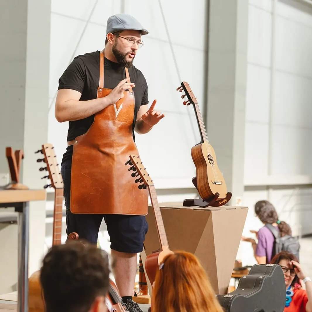 Ayuntamiento de Los Alcรกzares (@aytolosalczares) on Twitter photo ๐ชตEl artista local Vael de Ginรฉs, Luthier quiere conseguir un nuevo reconocimiento a su gran trabajo en los Premios de Artesanรญa de la Regiรณn de Murcia 2024
๐Podรฉis votar por รฉl en el siguiente link en la categorรญa PREMIO REGIONAL DE ARTESANรA docs.google.com/forms/d/e/1FAIโฆ
ยกGracias! ๐ชตEl artista local Vael de Ginรฉs, Luthier quiere conseguir un nuevo reconocimiento a su gran trabajo en los Premios de Artesanรญa de la Regiรณn de Murcia 2024
๐Podรฉis votar por รฉl en el siguiente link en la categorรญa PREMIO REGIONAL DE ARTESANรA docs.google.com/forms/d/e/1FAIโฆ
ยกGracias!
