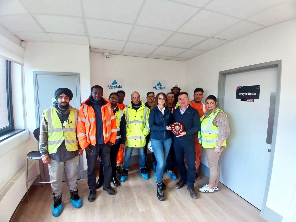 AlandaleUk's tweet photo. We’re proud to announce the Alandale Safety Winners from our LHR project site as part of our ongoing internal safety initiative! 🏆👏

Well done to all involved! 🦺 

#SafetyFirst #AlandaleTeam #Teamwork #Construction #Logistics https://t.co/QFuXYXQfni