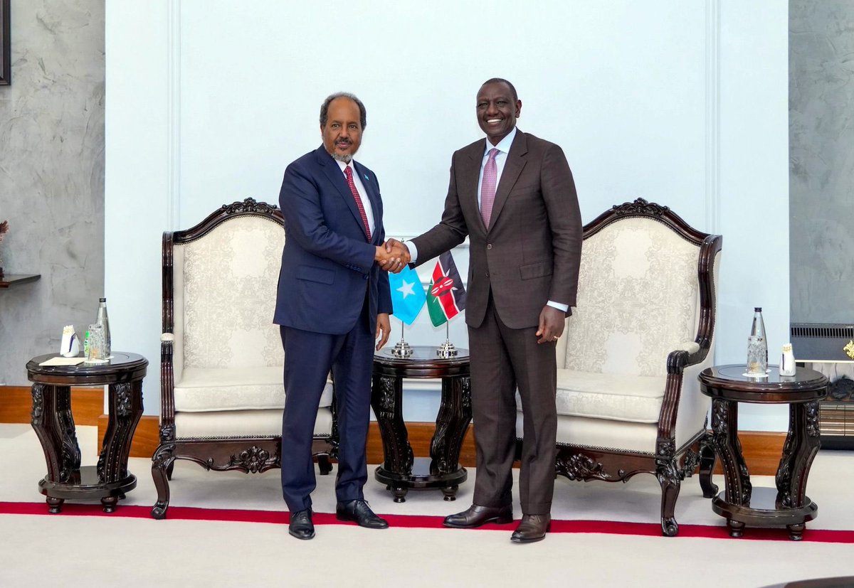 Somalicabletv's tweet photo. President @HassanSMohamud of #Somalia has wrapped up his official trip to #Nairobi, where he held discussions with #Kenyan President @WilliamsRuto This visit marked the final stop in his tour of countries contributing troops to ATMIS, although he chose to skip #Ethiopia. https://t.co/4u9vlqrLrH