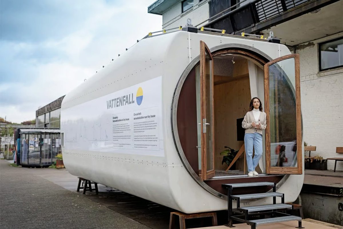 TulipExpats's tweet photo. What happens to wind turbines when they reach the end of their lifespan? Energy provider Vattenfall asked 4 design agencies to think of a solution and one of them designed a tiny house: compact living inside the turbine's rotor housing. Gezellig! https://t.co/nGtdshI1RK https://t.co/tiVsX7UcjD