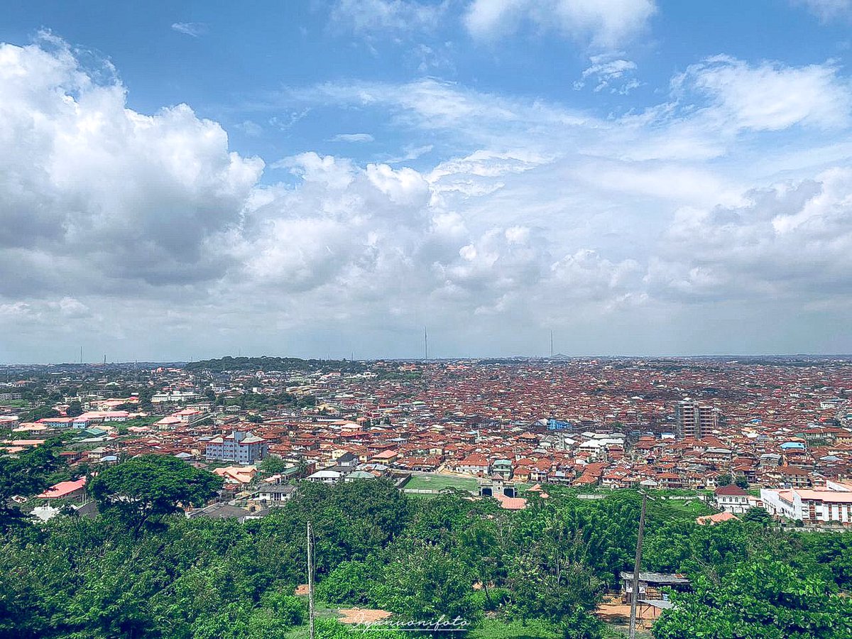 Iyanuonifoto's tweet image. From above, the city is a mesmerizing blend of concrete and humanity. Its intricate network of streets, buildings, and people weave a captivating tale of life in a bustling metropolis.
@CYFIfellows 
#CYFIprojectNigeriaSmartphoneAcademy
#SPAPhotochallenge
#FromwhereIstand