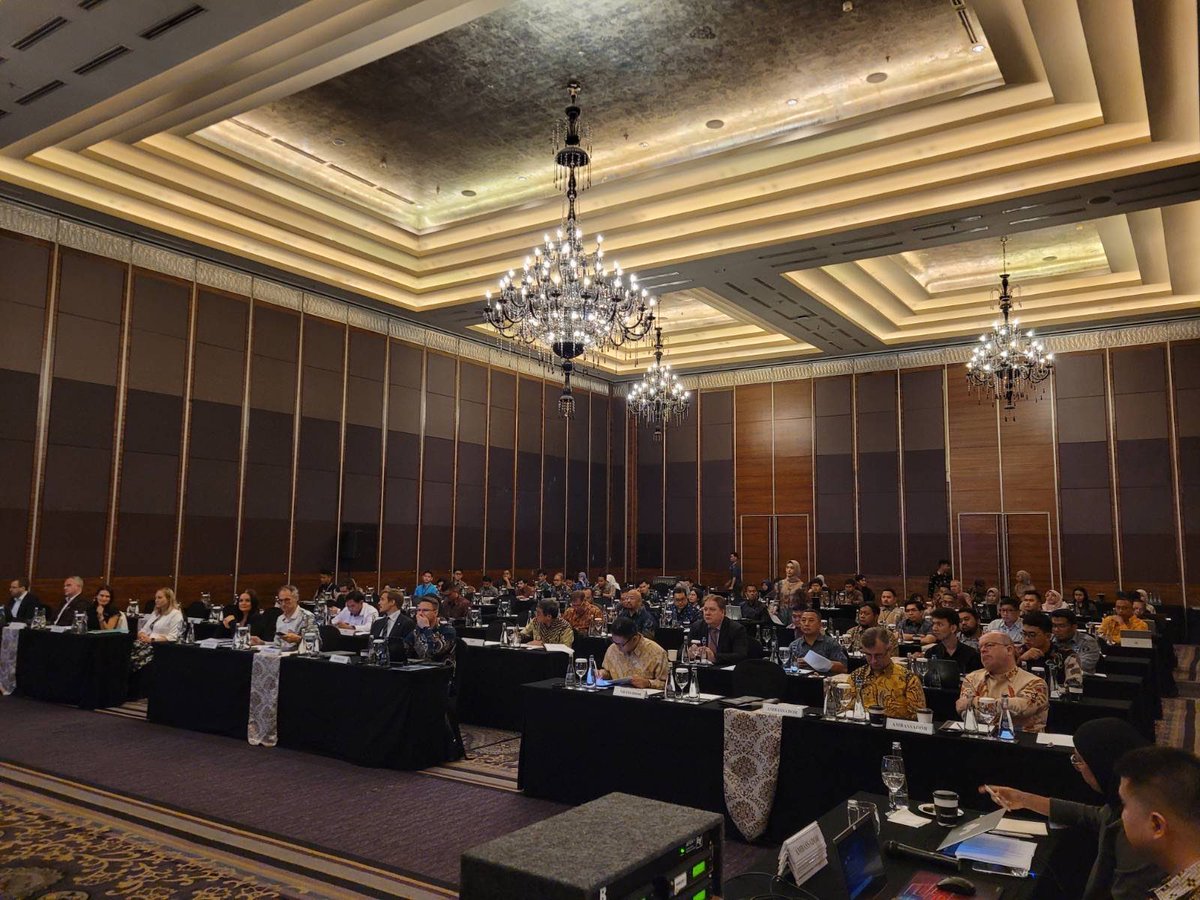 Participation of Czech experts in a conference organized by the Czech MFA on combating cybercrime and strengthening cybersecurity in Jakarta. Cybercrime knows no borders. We are successfully developing 🇨🇿🇮🇩 cyber cooperation.

#Cybervac