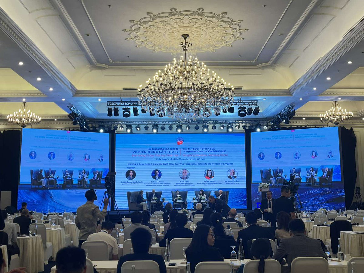 Scs_Connect's tweet photo. [#SCSC16 LIVE THREAD] Let’s join Session 3 w. Amb. Carmen Cano De Lasala, Dr. @EvanLaksmana (@IISS_org), Mr. Eric Laporte (@GAC_Corporate), Ms. Ilona Drozdov (@forumdvorah), &amp; Rear Adm. Fred Kenney (@SwanseaUni). https://t.co/PXVNfUvkri