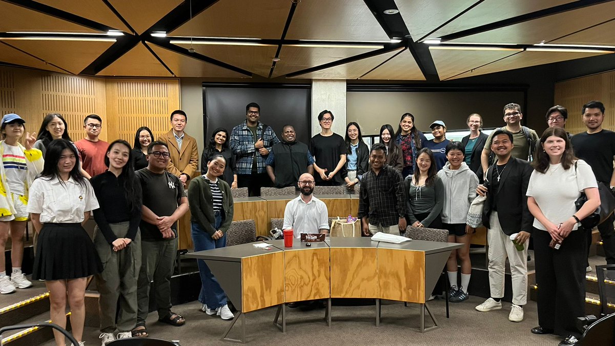 Arrizal Jaknanihan (@hermanagst) on Twitter photo It was an amazing class! We will definitely miss seeing <a href="/DrBeeZee/">Benjamin Zala</a> around Hedley Bull (yes, the building!) It was an amazing class! We will definitely miss seeing <a href="/DrBeeZee/">Benjamin Zala</a> around Hedley Bull (yes, the building!)